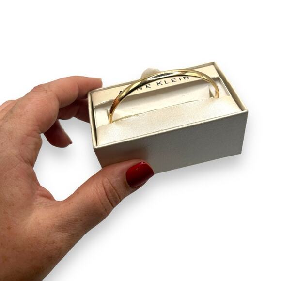 NEW Macy's Gold Minimalist Bangle Bracelet Slip On Layering Classic Yellow - Picture 5 of 8